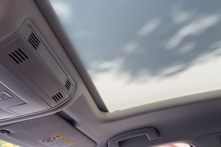 Used Volkswagen T-ROC 2021 280TSI DSG Two-Wheel Drive Comfort Connect Edition
