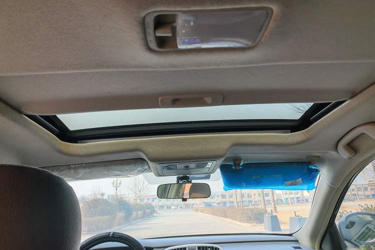 Used Nissan Sylphy 2016 Classic 1.6XE Manual Leading Edition Headliner