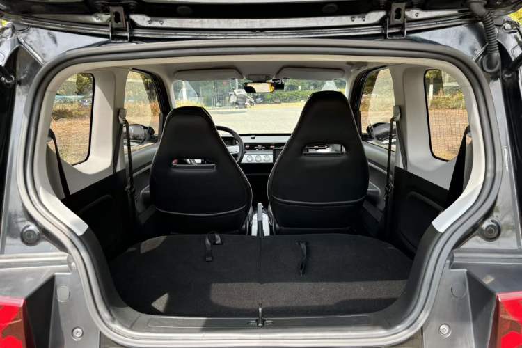 Used Wuling Hongguang MINIEV 2022 GAMEBOY 300km Enthusiast Model with Lithium Iron Phosphate Interior 8