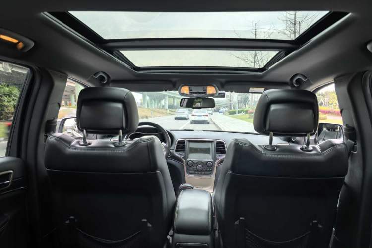 Used Jeep Grand Cherokee 2015 3.0L Elite Navigation Edition Headliner