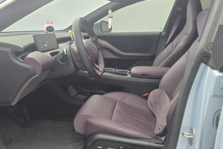 Used Nio ET5T 2023 75 kWh Touring Interior 2