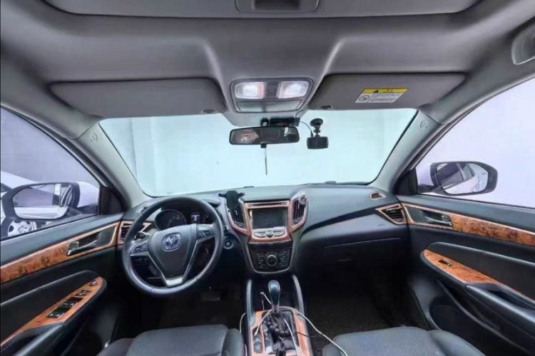 Used Changan CS75 2016 1.8T Automatic Elite Model China V Standard