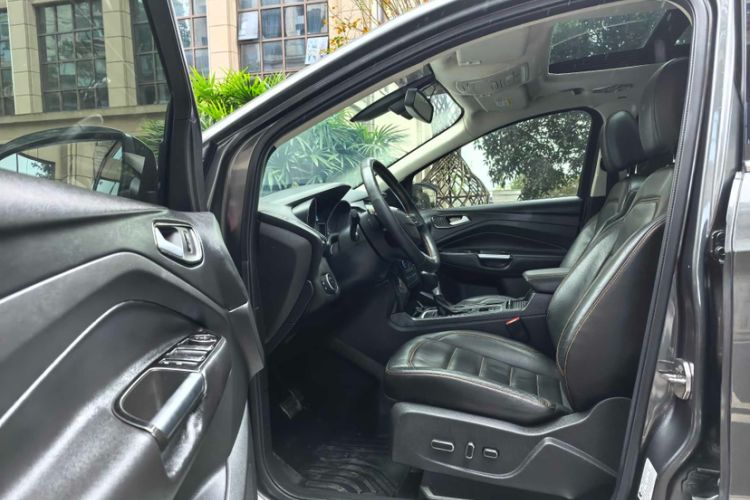 Used Ford Kuga 2017 EcoBoost 245 Four-Wheel-Drive Sport Model
