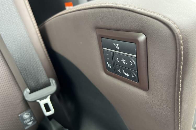 Used Toyota Granvia 2024 2.5L Hybrid Flagship ULTRA Edition
