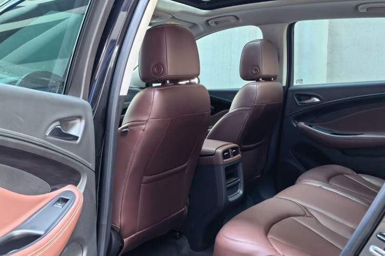 Used Buick Envision 2018 28T Four-Wheel Drive Elite Version Interior 3