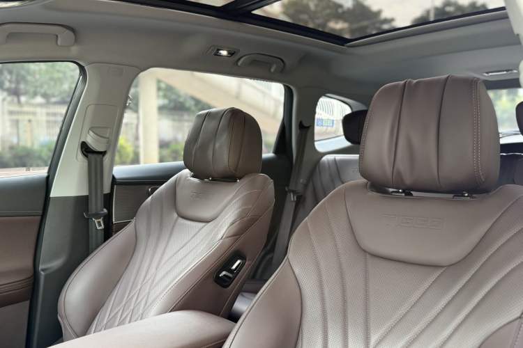 Used Chery Tiggo 8 PLUS 2024 Champion Edition 290TGDI DCT Deluxe Version 5-Seater