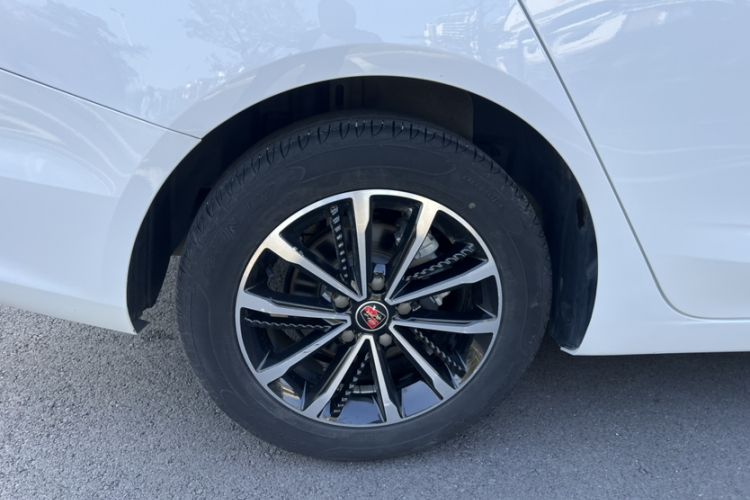 Used Roewe i5 2020 1.5L Automatic 4G Connect Luxury Flagship Edition Exterior 4