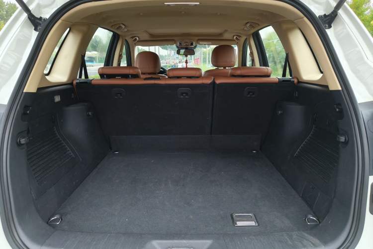 Used Haval H8 2015 2.0T Two-Wheel-Drive Standard Version