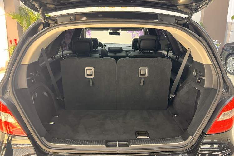 Used Mercedes-Benz R-Class 2017 R 320 4MATIC Business Edition Prestige Model
