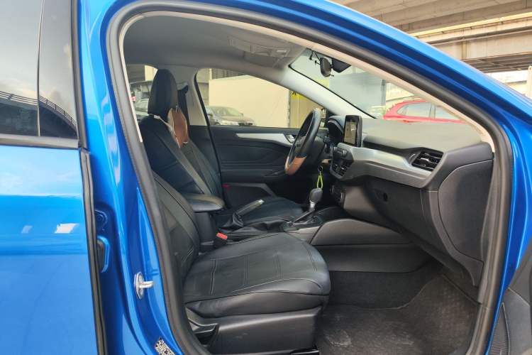 Used Ford Focus 2019 Sedan 1.5L Automatic FENGYUE Model China V Standard