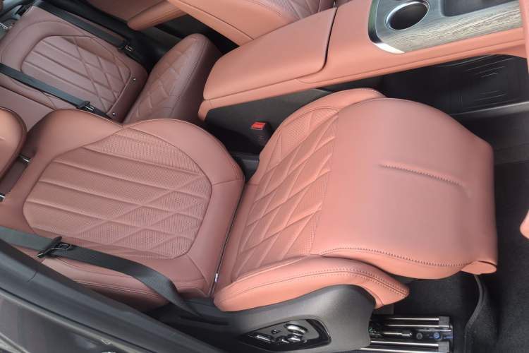 Used CHANGAN CS75 PLUS 2025 4th Generation 1.5T New Blue Whale Smart Luxury Edition Right Front Seat