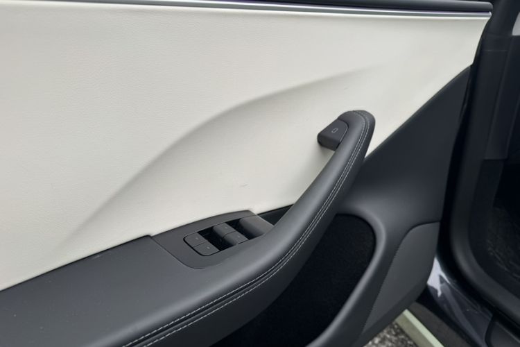 Used Tesla Model 3 2023 Rear-Wheel-Drive Version
