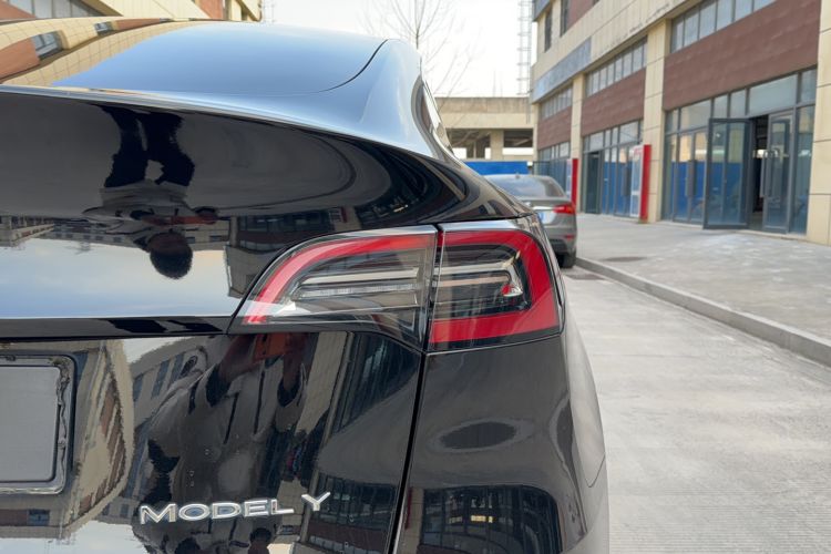 Used Tesla Model Y 2021 Standard Range Rear-Wheel Drive Version