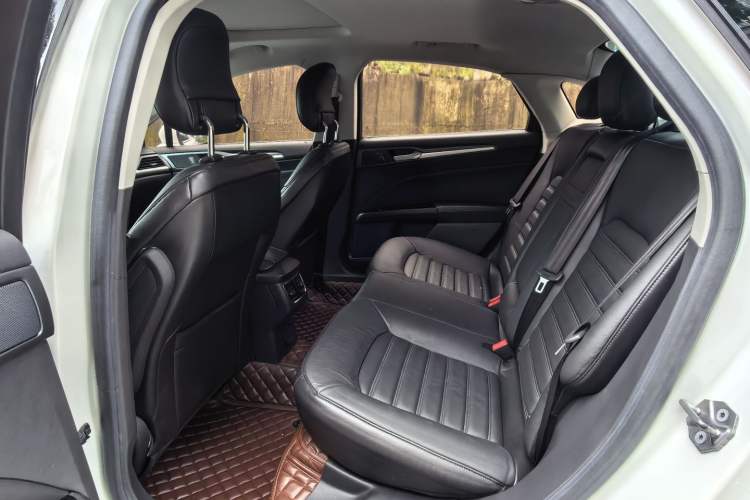 Used Ford Mondeo 2013 1.5L GTDi180 Fashion Edition Interior 3