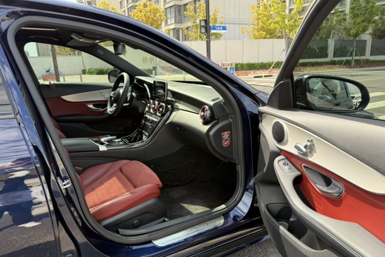 Used Mercedes-Benz C-Class 2017 Restyled C 200 Sport Edition Interior 11