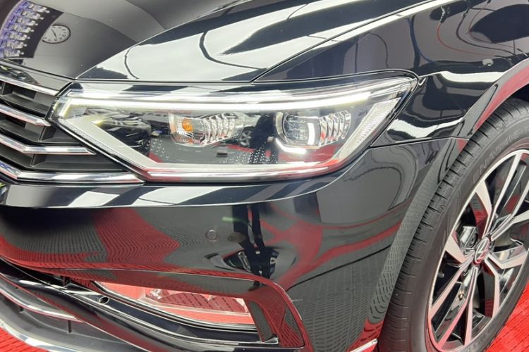 Used Volkswagen Magotan 2020 330TSI DSG Leading Model Left Front Headlight