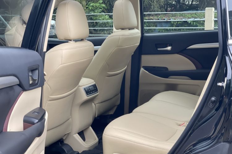 Used Toyota Highlander 2015 2.0T Four-Wheel Drive Luxury Edition 7-Seater