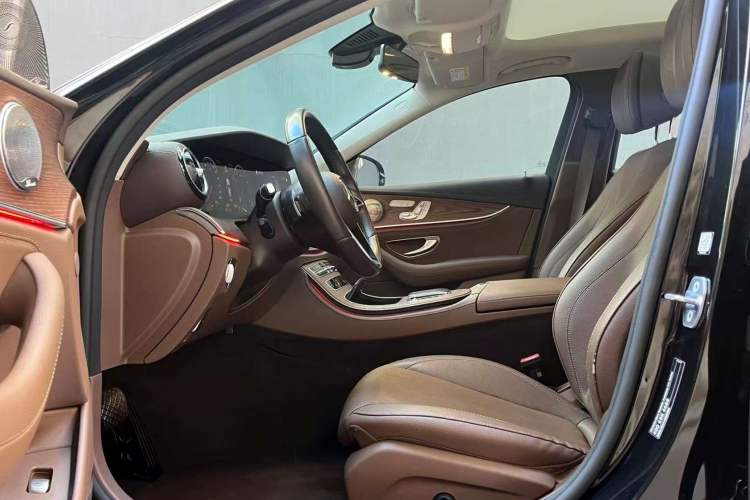 Used Mercedes-Benz E-Class 2023 Updated E 300 L Fashion Edition
