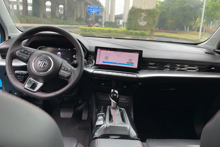 Used MG 5 2022 180 DVVT CVT Youth Flagship Edition Center Console