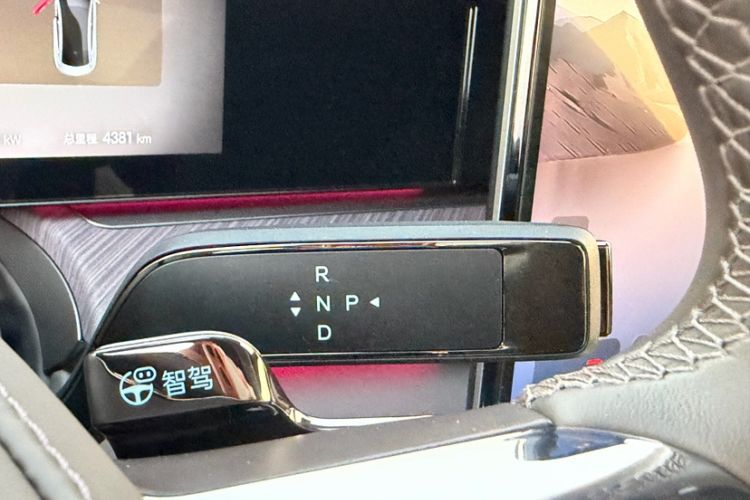 Used Denza Z9 2024 1100 km All-Wheel-Drive Ultra Version