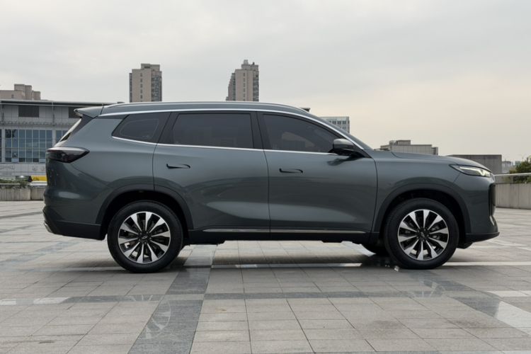 Used Chery Tiggo 8 PLUS 2025 290TGDI DCT Prestige 5-Seater
