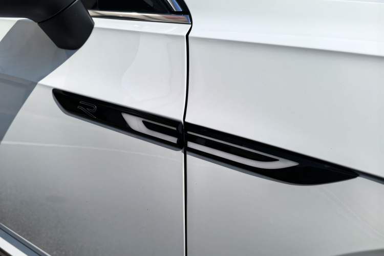 Used Volkswagen FAW-Volkswagen CC 2023 380TSI Striking Edition Exterior 9