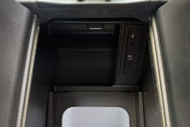 Used Mercedes-Benz V-Class 2017 V 260 L Prestige Extended Edition