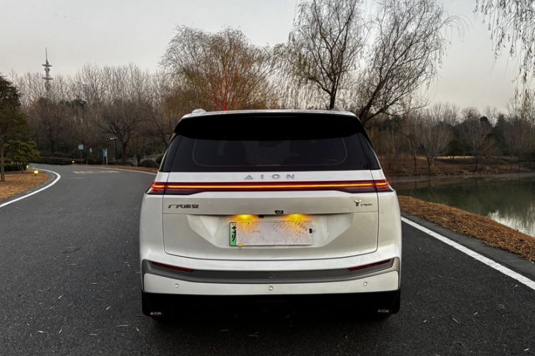 Used AION Y 2024 Younger Exterior 9