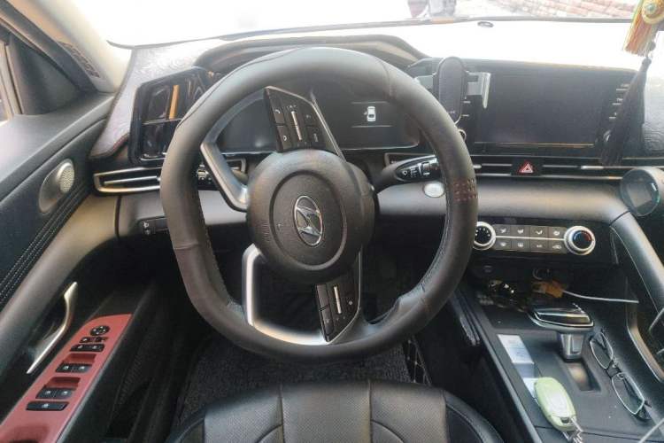 Used Hyundai Elantra 2022 1.5L CVT GLX Elite Edition Interior 3