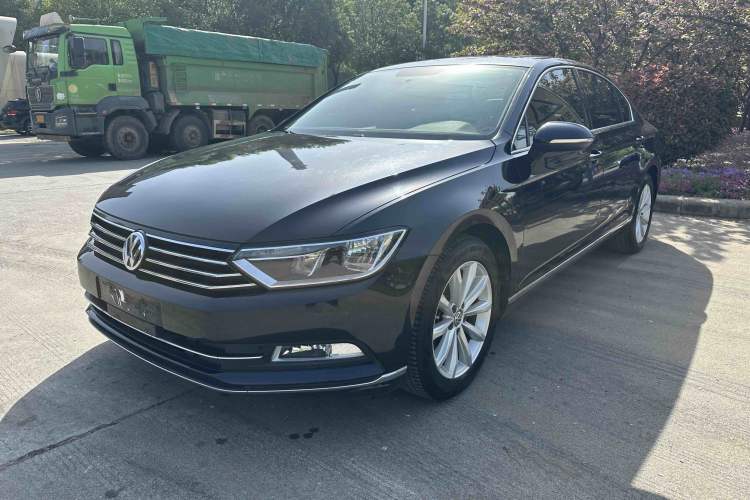 Used Volkswagen Magotan 2017 330TSI DSG Leading Model Exterior 5