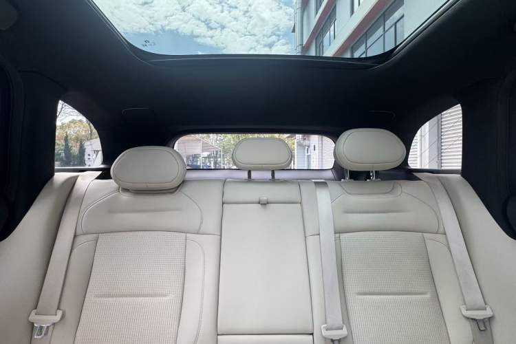 Used Nio ES6 2024 75 kWh Interior 9