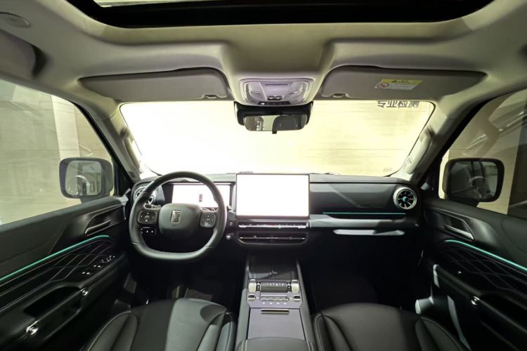 Used Tank 300 2025 2.0T Challenger