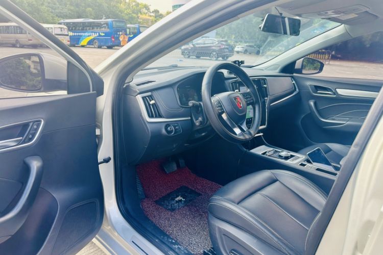 Used Roewe i6 New Energy 2017 45T Hybrid Connect & Smart Enjoyment Edition Interior 3