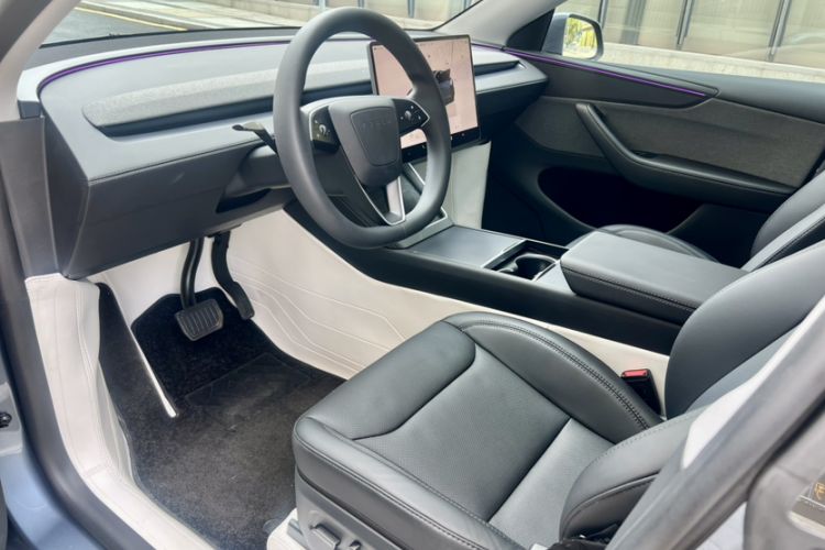 Used Tesla Model Y 2025 Rear-Wheel-Drive Version