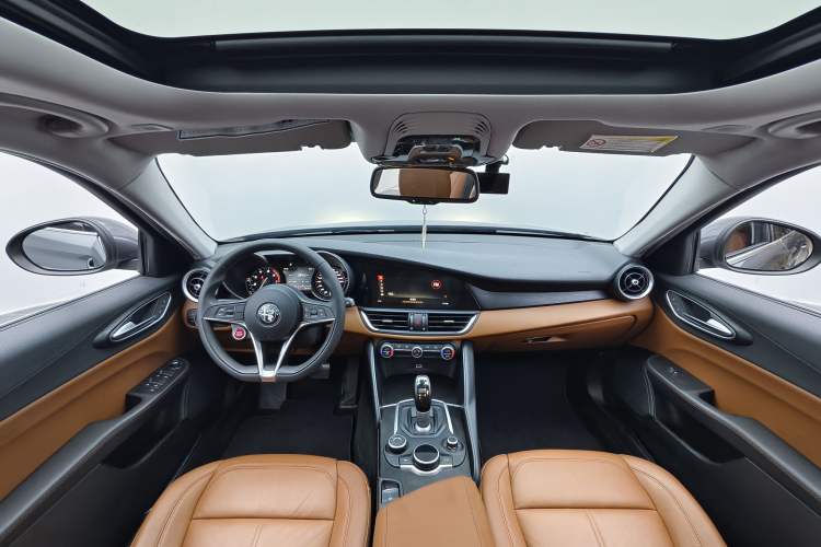 Used Alfa Romeo Giulia 2017 2.0T 200HP Luxury Edition