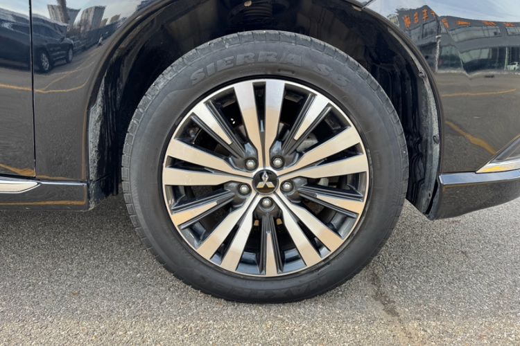 Used Mitsubishi Outlander 2021 2.0L Two-Wheel Drive Comfort Edition 7 Seats