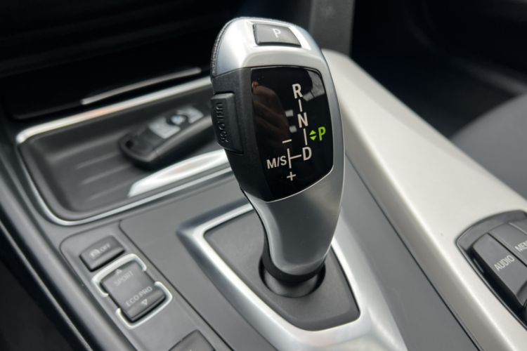 Used BMW 3 Series 2015 320i Fashion Model