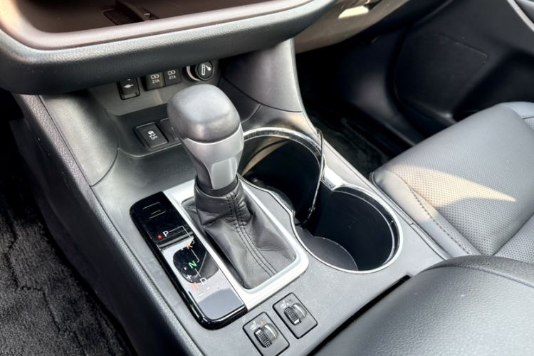 Used Toyota Highlander 2018 2.0T Four-Wheel Drive Prestige Version 7 Seats China VI Standard