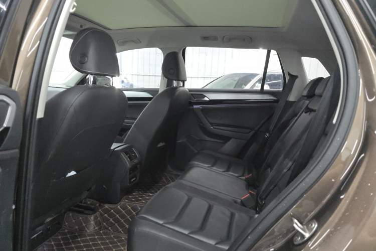 Used Volkswagen Tayron 2019 330TSI Two-Wheel-Drive Luxury Plus China VI Standard Interior 2