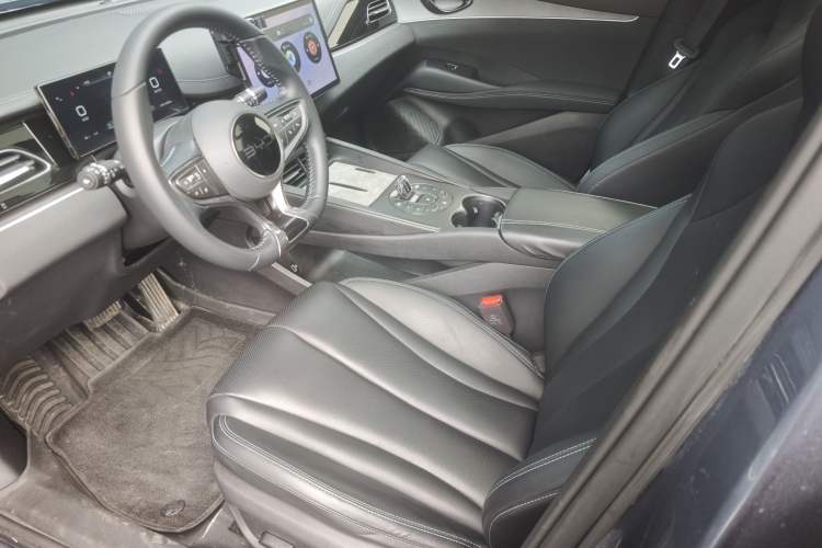 Used BYD Seal 06 New Energy 2024 DM-i 120KM Prestige Model Interior 1