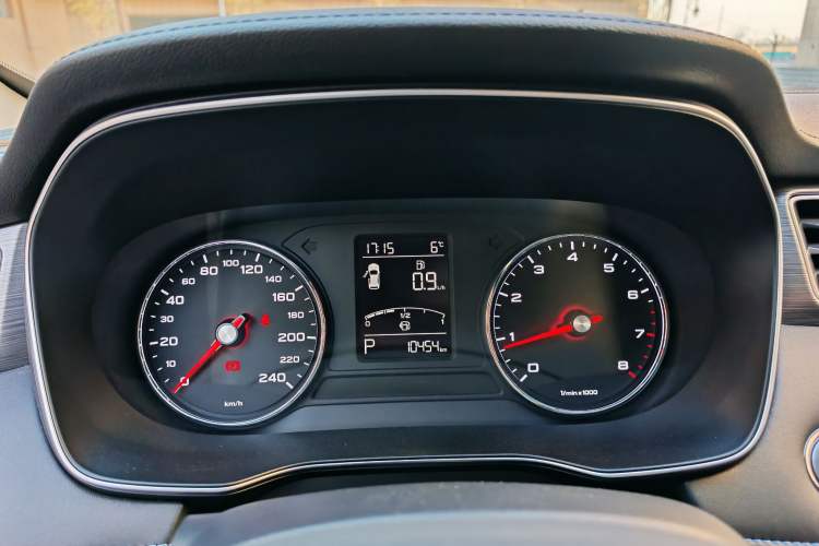 Used Roewe RX5 2022 330TGI Automatic National Style Edition Odometer Close Up