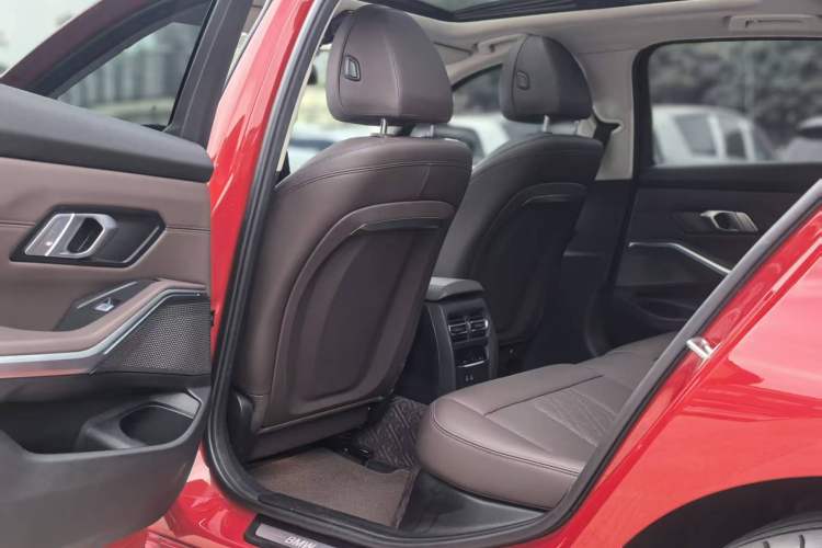 Used BMW i3 2022 eDrive 35 L
