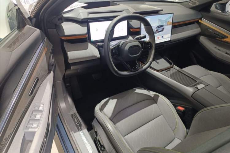Used Lynk & Co 08 EM-P 2025 245km Ultra-Long Range Halo Interior 3