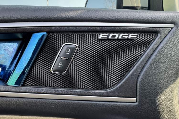 Used Ford Edge 2018 EcoBoost 245 Two-Wheel-Drive Titanium 5-Seater China V Standard