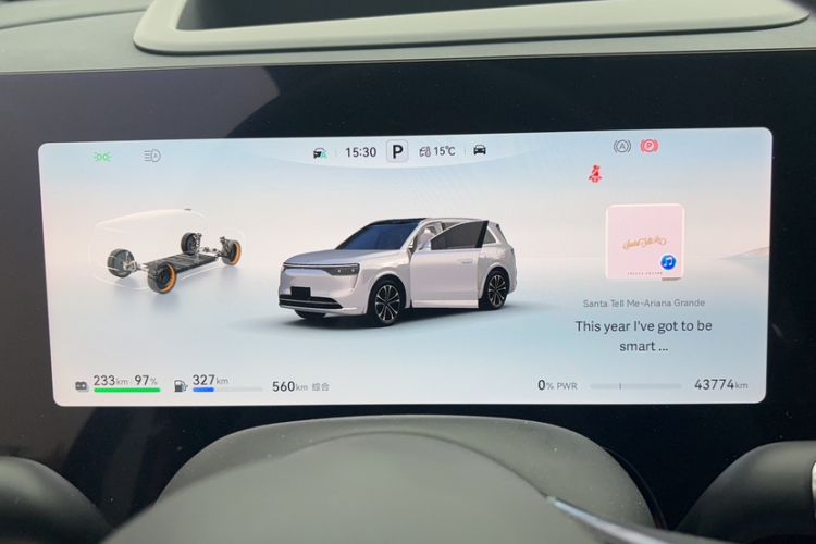 Used Hima AITO M8 2025 Extended-Range Ultra Version 53.4 kWh 5-Seater Edition Odometer Close Up