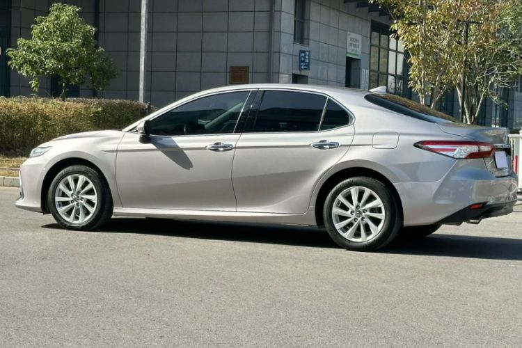 Used Toyota Camry 2021 2.0G Luxury Edition