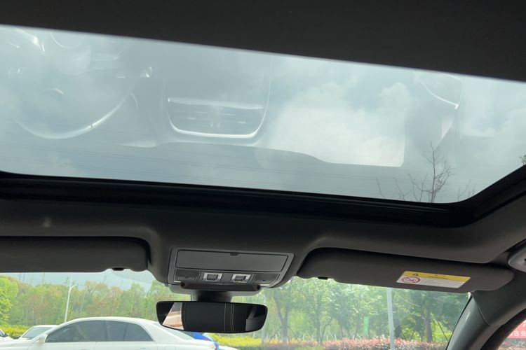 Used Jaguar XEL 2020 2.0T 200PS R-DYNAMIC Youth Sports Edition Headliner