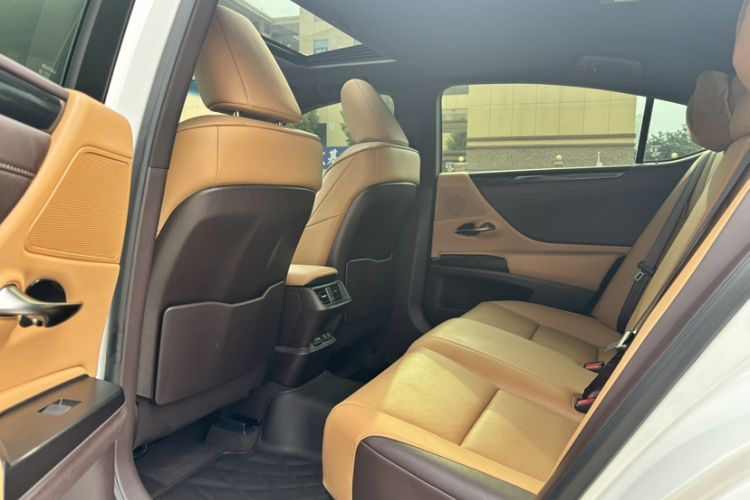 Used Lexus ES 2020 260 Excellence Edition
