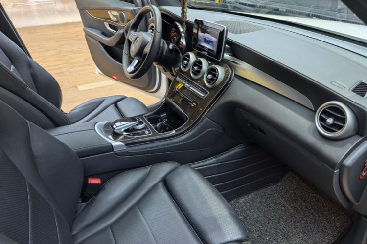 Used Mercedes-Benz GLC 2019 GLC 260 4MATIC Dynamic Edition
