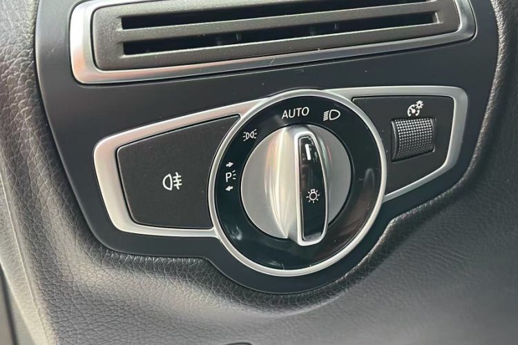 Used Mercedes-Benz GLC 2017 GLC 260 4MATIC Luxury Model
